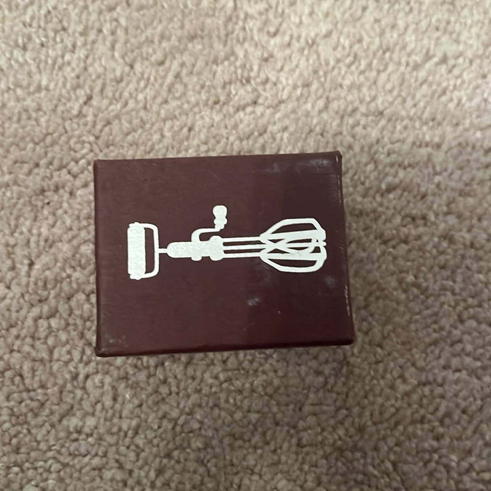 Vilmain New in Box Metal Recipe Holder